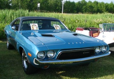 '73_Dodge_Challenger_(Auto_classique_VAQ_Mont_St-Hilaire_'11).jpg