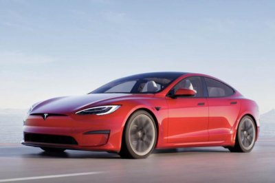 2021-Tesla-Model-S-Plaid.jpg