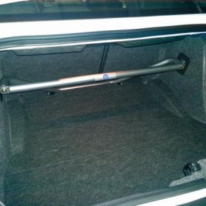 Rear strut bar